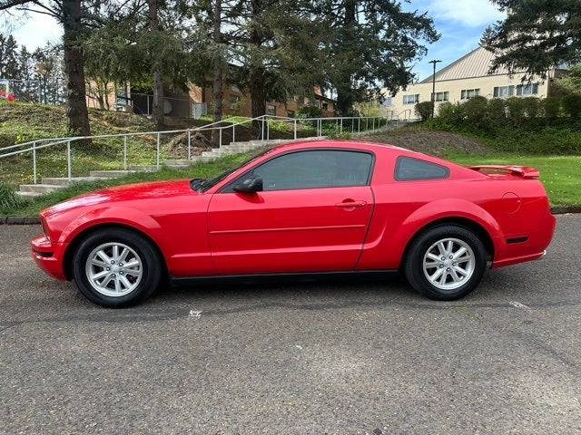 2008 Ford Mustang Deluxe